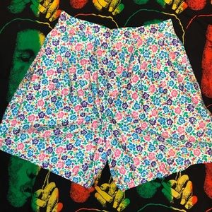 Vintage Plus Size Floral Shorts w/Pockets